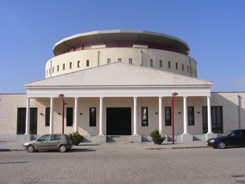 Archivo:Auditorio Hinojosa Duque-2.jpg